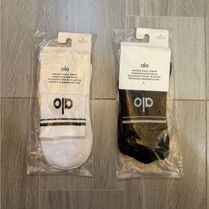 ALO Yoga White and Black Half-Crew Socks – 2pairs